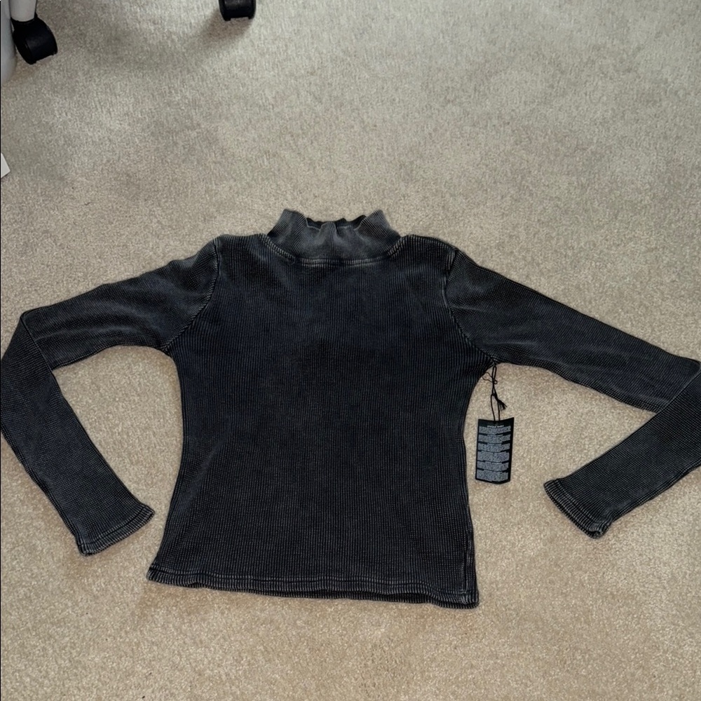 Forever 21 Black Fitted Long Sleeve Tee